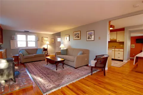 19 Knowles Ave, Westerly, RI 02891 photo 10