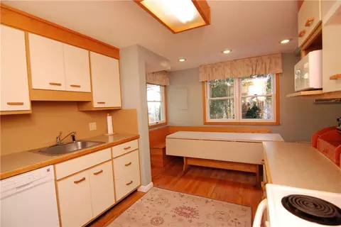 19 Knowles Ave, Westerly, RI 02891 photo 11