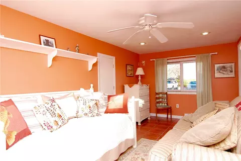 19 Knowles Ave, Westerly, RI 02891 photo 12