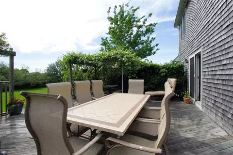 90 Morrison Ave, Middletown, RI 02842 photo 4