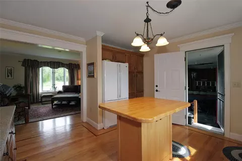 90 Morrison Ave, Middletown, RI 02842 photo 9