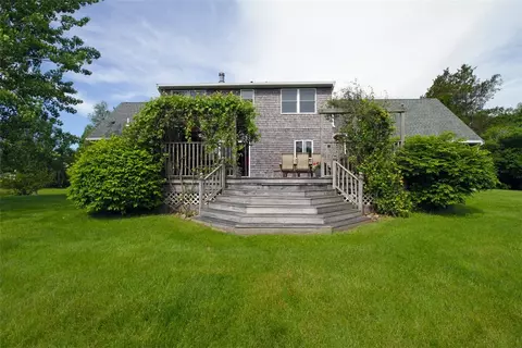 90 Morrison Ave, Middletown, RI 02842 photo 1