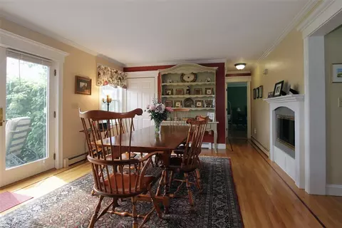 90 Morrison Ave, Middletown, RI 02842 photo 6