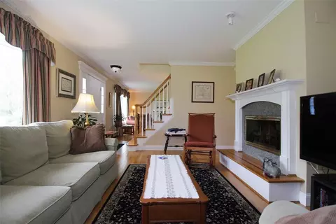 90 Morrison Ave, Middletown, RI 02842 photo 11