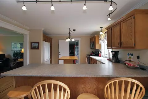 90 Morrison Ave, Middletown, RI 02842 photo 8