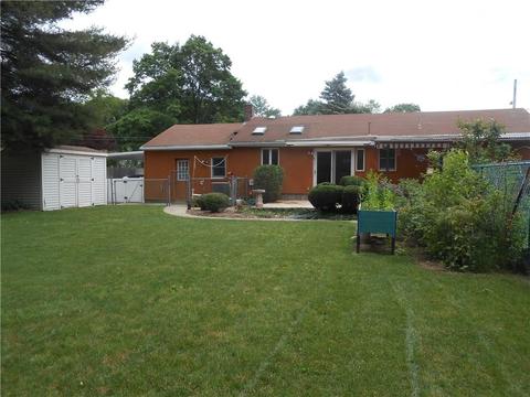 115 Circuit Dr, Warwick, RI 02889 photo 6