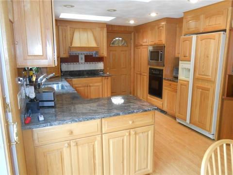 115 Circuit Dr, Warwick, RI 02889 photo 8
