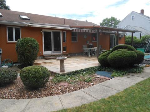 115 Circuit Dr, Warwick, RI 02889 photo 18