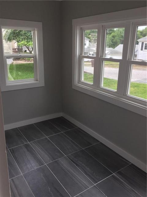 17 Newton St, Woonsocket, RI 02895 photo 4