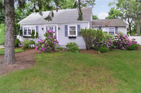 396 Maple St, Warwick, RI 02888 photo 1