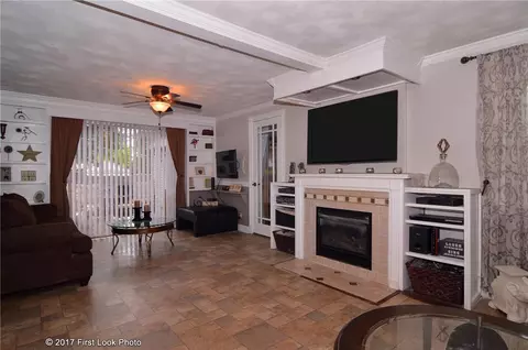 396 Maple St, Warwick, RI 02888 photo 3