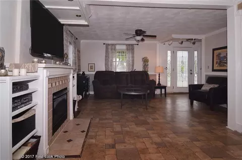 396 Maple St, Warwick, RI 02888 photo 5