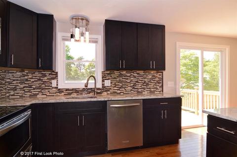 47 Lloyd Ave, Warwick, RI 02889 photo 9