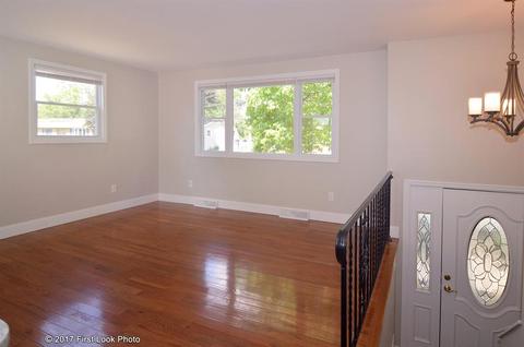 47 Lloyd Ave, Warwick, RI 02889 photo 3