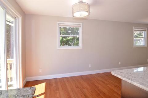 47 Lloyd Ave, Warwick, RI 02889 photo 15