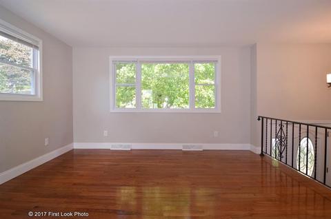 47 Lloyd Ave, Warwick, RI 02889 photo 4