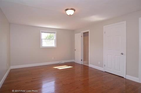 47 Lloyd Ave, Warwick, RI 02889 photo 16