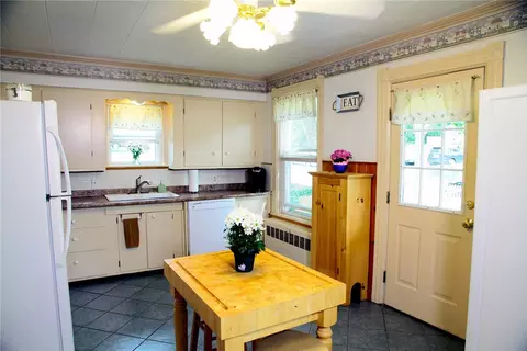76 Division St, Woonsocket, RI 02895 photo 26