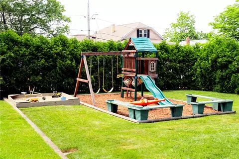 76 Division St, Woonsocket, RI 02895 photo 14
