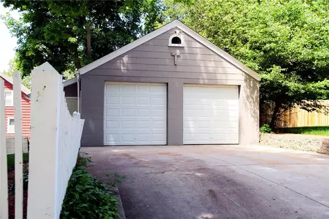 76 Division St, Woonsocket, RI 02895 photo 3