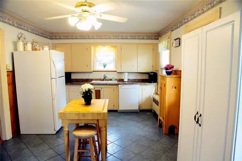 76 Division St, Woonsocket, RI 02895 photo 23
