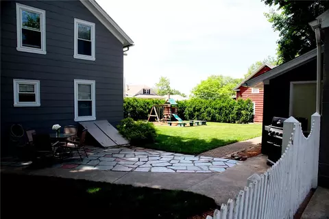76 Division St, Woonsocket, RI 02895 photo 9