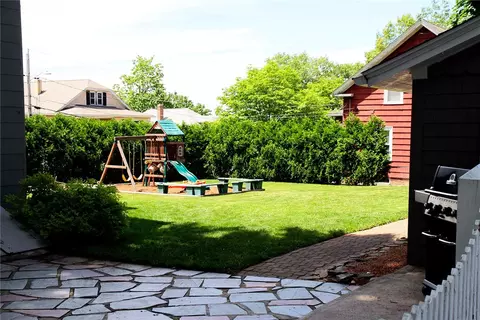 76 Division St, Woonsocket, RI 02895 photo 10