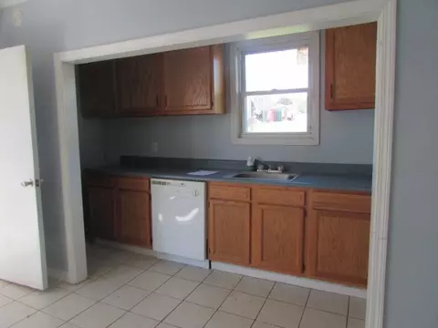 90 Sixth Ave, Woonsocket, RI 02895 photo 5