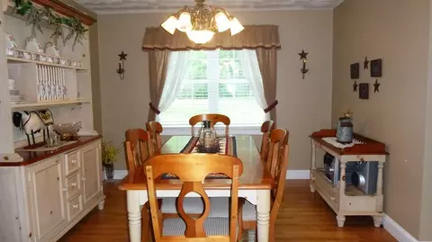 86 Beacon Ave, Woonsocket, RI 02895 photo 14