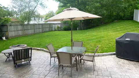 86 Beacon Ave, Woonsocket, RI 02895 photo 5