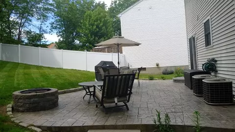 86 Beacon Ave, Woonsocket, RI 02895 photo 6