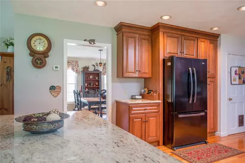 65 Contour Rd, Warwick, RI 02886 photo 11