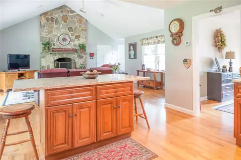 65 Contour Rd, Warwick, RI 02886 photo 7