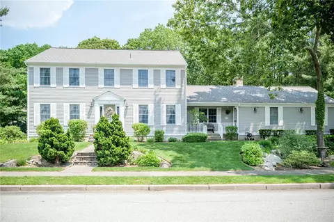 65 Contour Rd, Warwick, RI 02886 photo 2