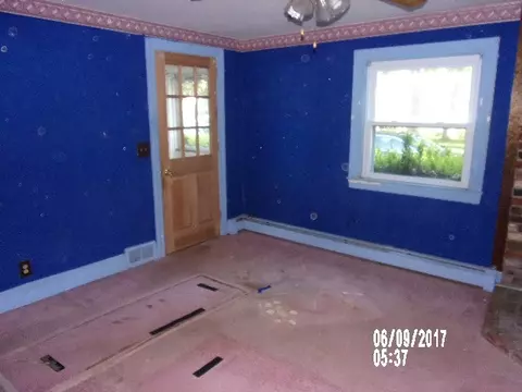 73 Pine Crest Dr, Riverside, RI 02915 photo 9