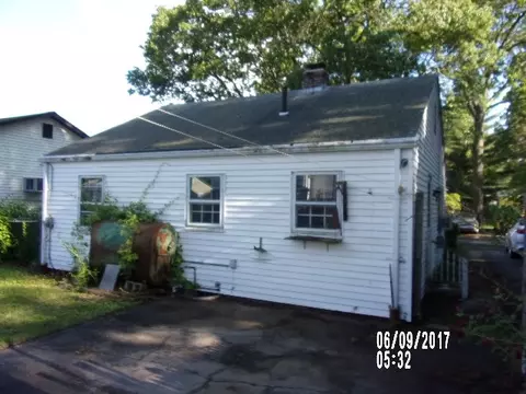 73 Pine Crest Dr, Riverside, RI 02915 photo 3