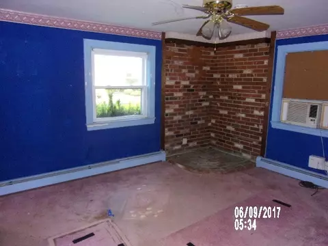 73 Pine Crest Dr, Riverside, RI 02915 photo 5