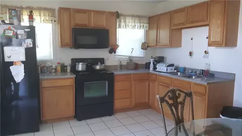 80 Chalapa Ave, Woonsocket, RI 02895 photo 2
