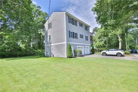 56 Millard Ave, Warwick, RI 02889 photo 3