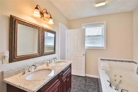 56 Millard Ave, Warwick, RI 02889 photo 9