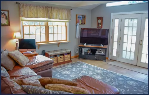 48 Winston Ave, Warwick, RI 02886 photo 14