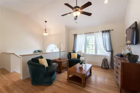 3 Devol Ave, Westport, MA 02790 photo 2