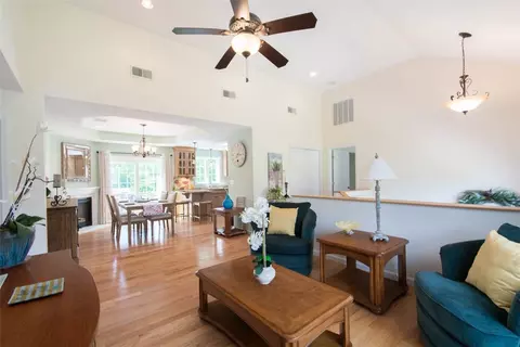 3 Devol Ave, Westport, MA 02790 photo 4