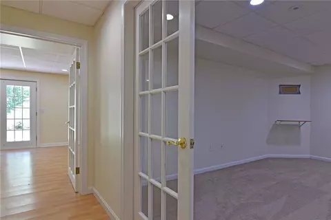 101 Crest Dr, Cranston, RI 02921 photo 33