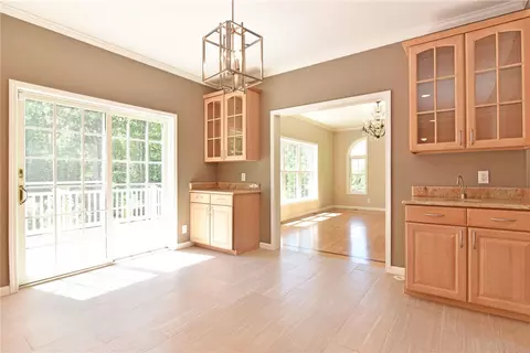 101 Crest Dr, Cranston, RI 02921 photo 4