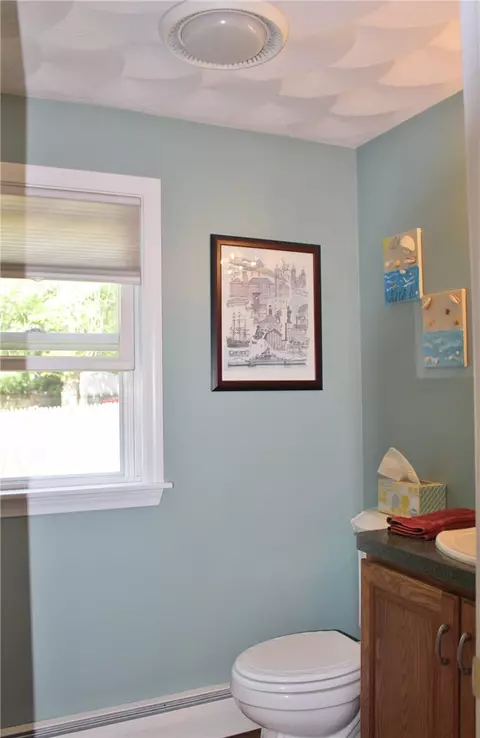 79 Lillian Ct, Warwick, RI 02886 photo 11