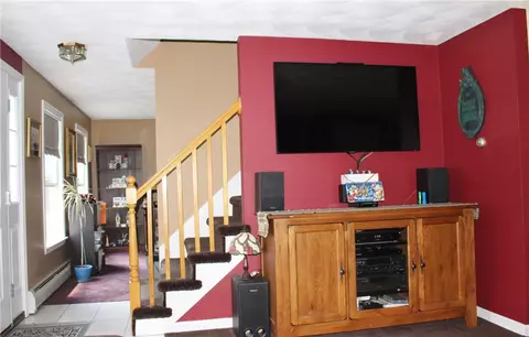 79 Lillian Ct, Warwick, RI 02886 photo 5