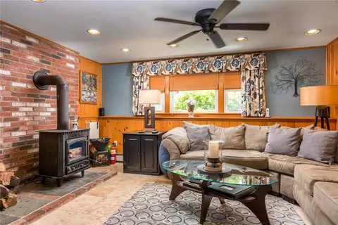 86 Achille St, Woonsocket, RI 02895 photo 21