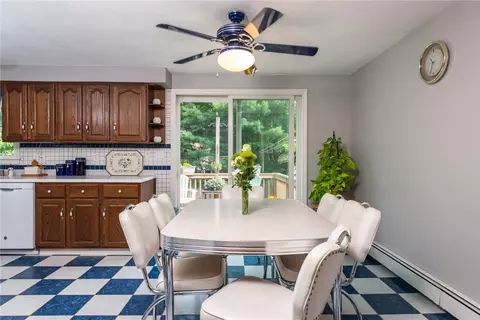 86 Achille St, Woonsocket, RI 02895 photo 12