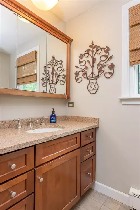 86 Achille St, Woonsocket, RI 02895 photo 19